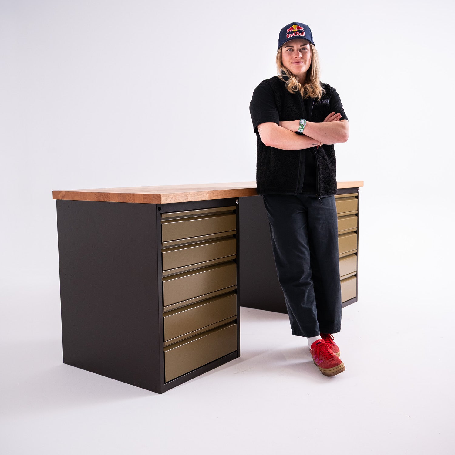 THE WORKBENCH - Vali Höll Edition